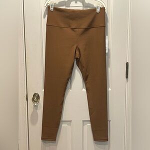 NWT Athleta Elation Rib Tight Leggings Size L Stylish Walnut Color